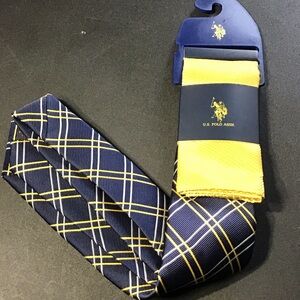 U.S. Polo Assn. Blue and Gold Plaid Tie With Pocket Square